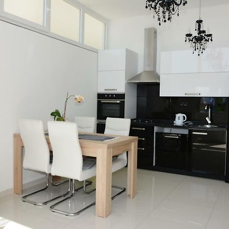 Ml Apartman Сень Екстер'єр фото