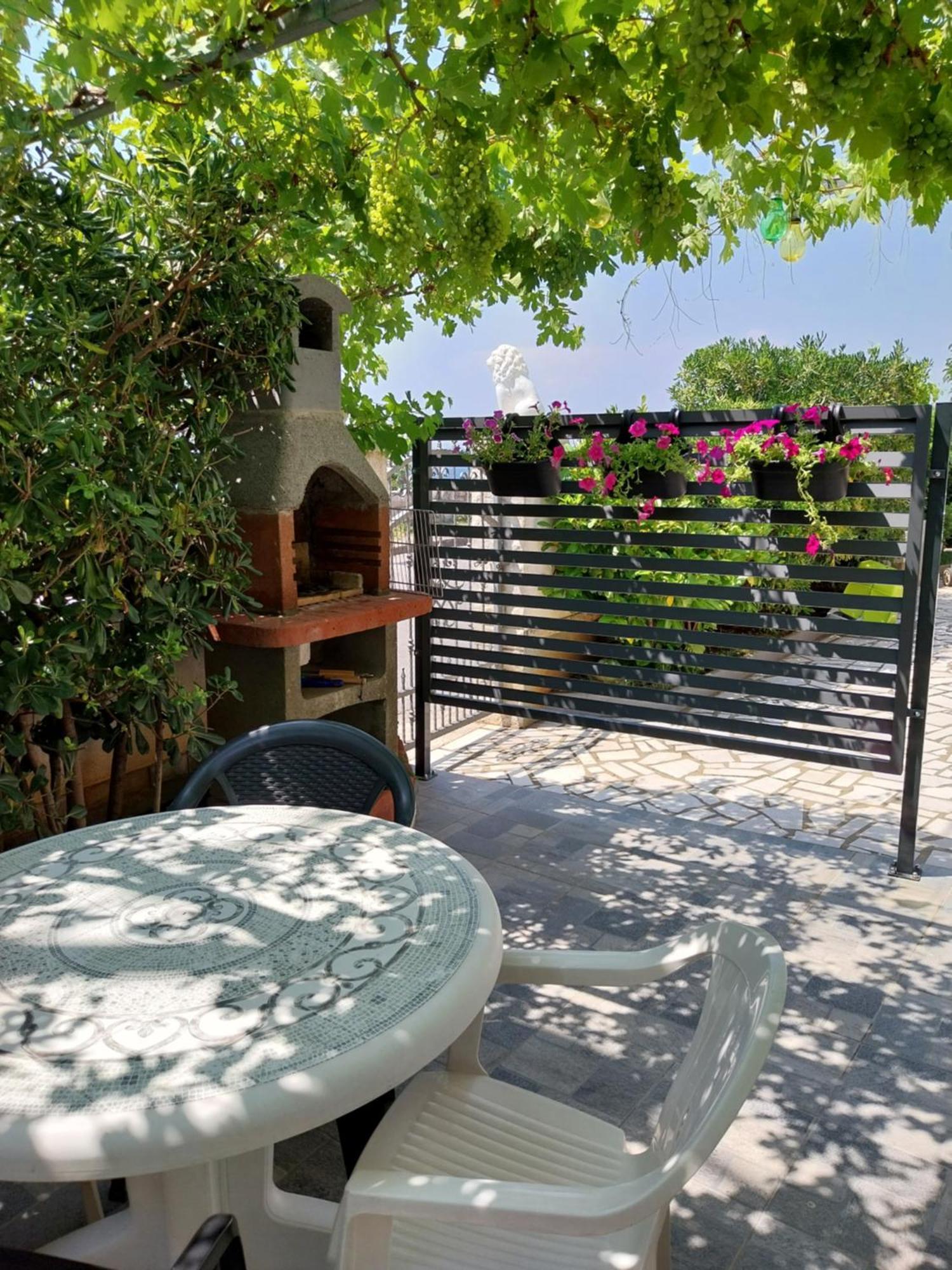 Ml Apartman Сень Екстер'єр фото