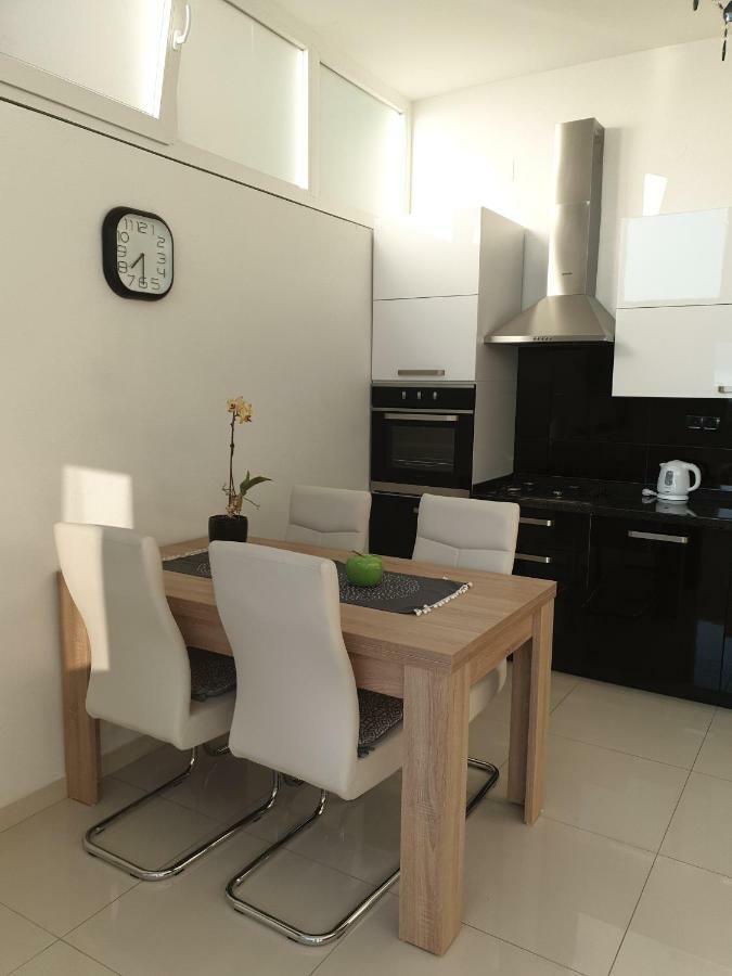 Ml Apartman Сень Екстер'єр фото